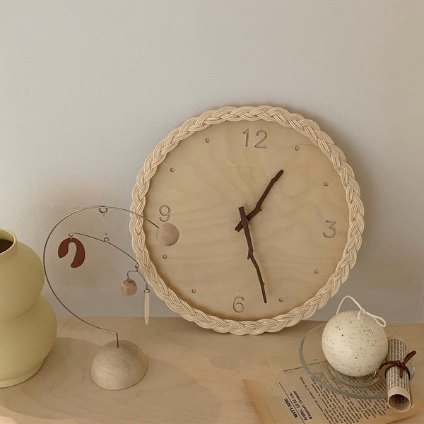 Sidiou Group Fashion Handmade Linden Plank Rattan Creative Round Digital Silent Clock Homestay Simple Decorative Wall Clocks For Bedroom Home Decor